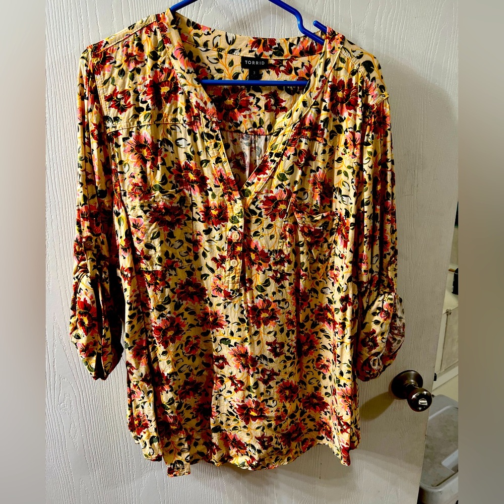 Torrid size 3 blouse